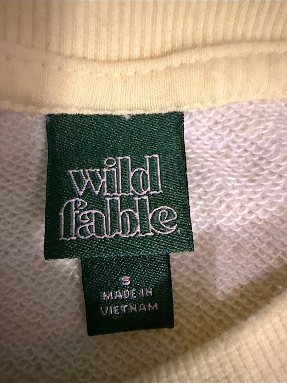 WILD FABLE CROPPED CREWNECK - Picture 2 of 5